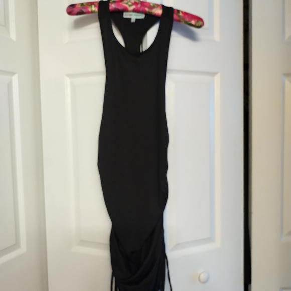 Clothes - Picture 3 of 16